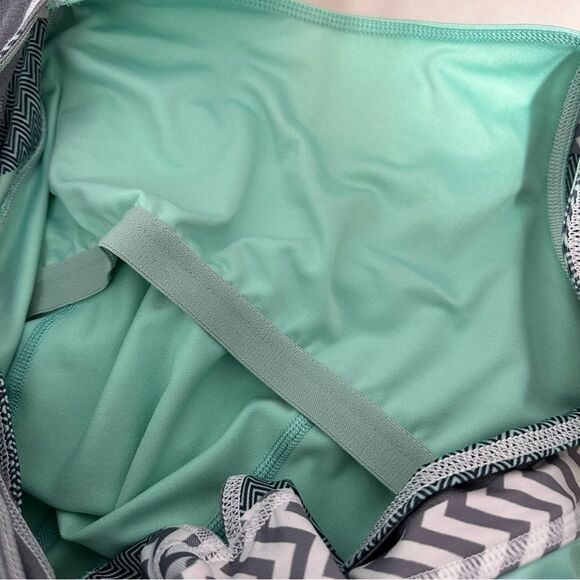 Reebok Playdri multi color active top with built in bra size XL - Picture 9 of 9